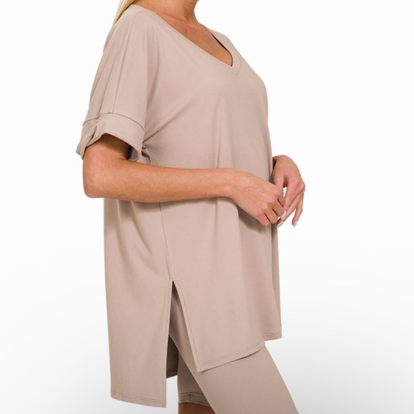 Zenana Rolled Short Sleeve V-Neck Top in Mocha Sz 1X - Picture 2 of 6
